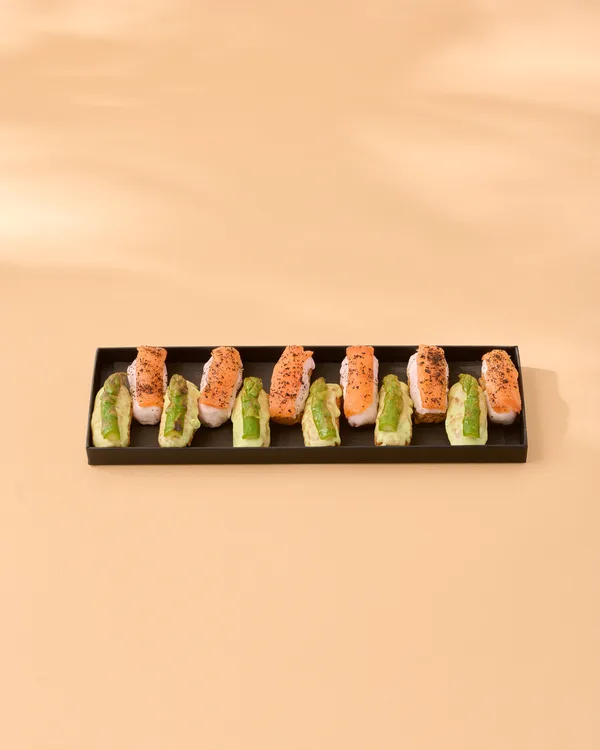 [import_photos] Cocktail/L'écrin de mini éclairs salés 12pièces2.webp
