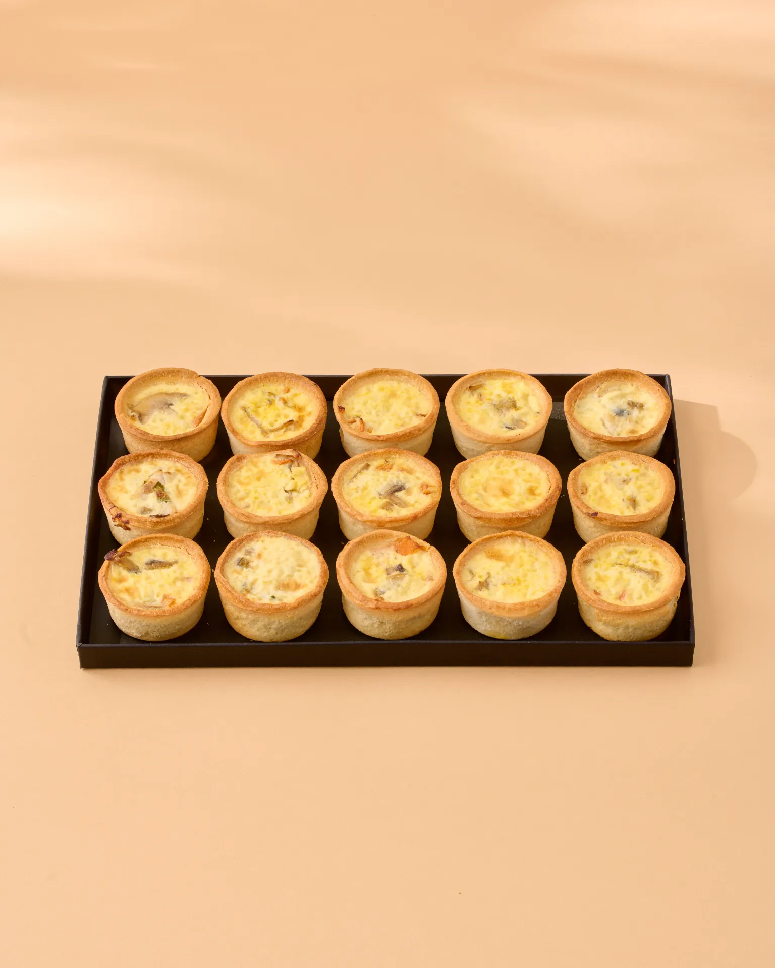 [10180] Le plateau généreux "Les mini quiches"  15 pièces
