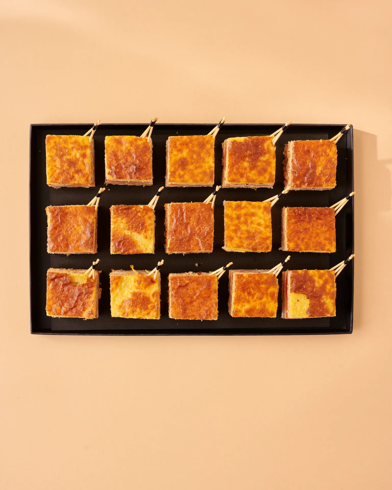 L'assortiment de finger food - les croques cheddar 15pièces