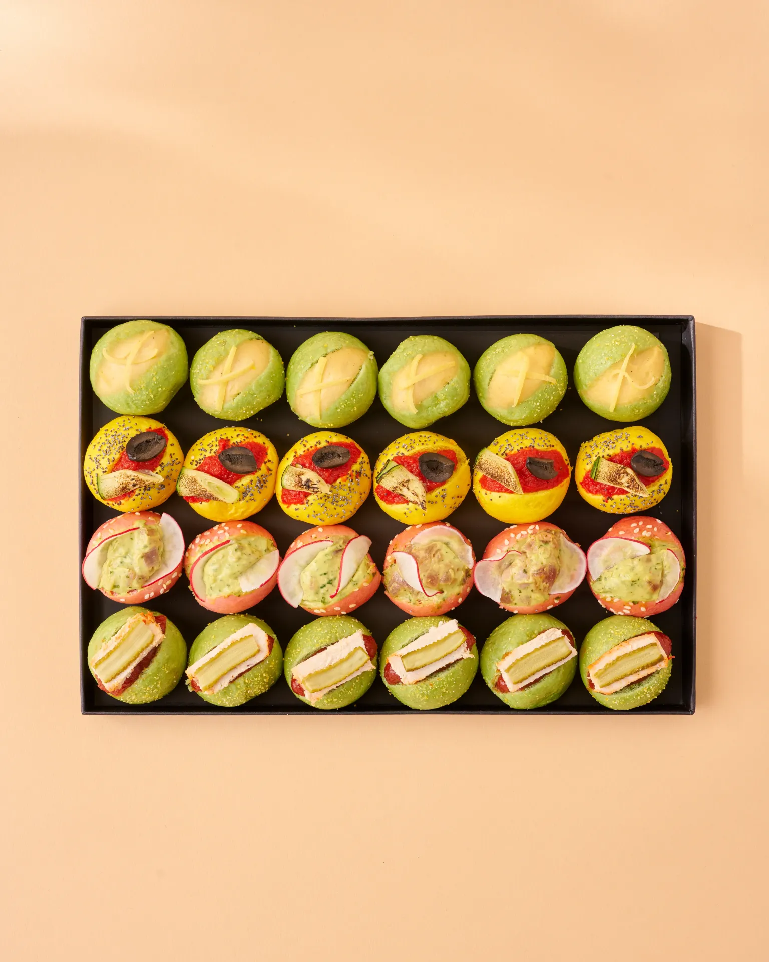 L'assortiment de finger food - les buns ball végétariens 24pièces